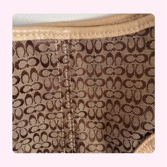 Coach Shoulder Bag 💕 - Picture 2 of 3